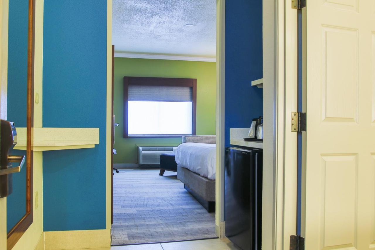 Holiday Inn Express Hotel & Suites Mount Pleasant By Ihg Eksteriør billede
